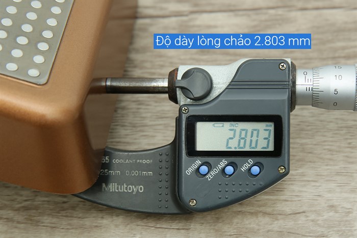 Chảo nhôm chống dính đáy từ 18 cm Visions VS-EP18-AB/JP Màu Vàng đồng