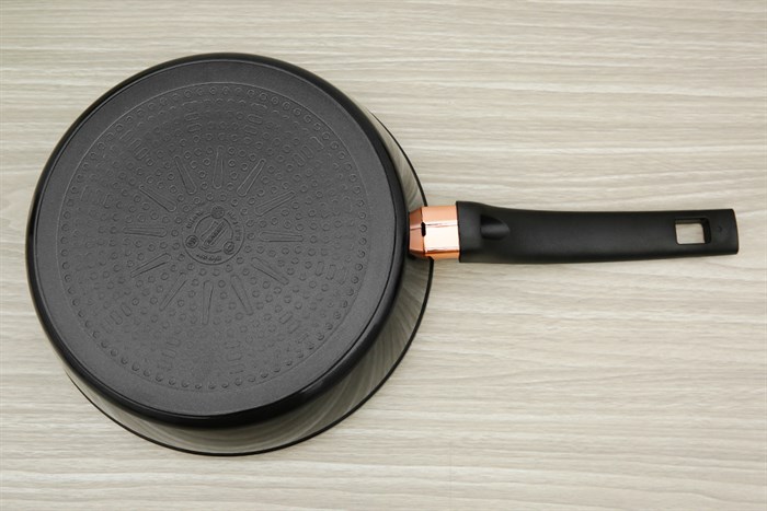 Chảo nhôm chống dính Ultra titanium đáy từ 26 cm Sunhouse ST26B Màu Đen
