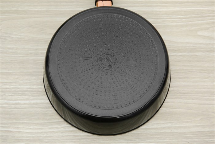 Chảo nhôm chống dính Ultra titanium đáy từ 26 cm Sunhouse ST26B Màu Đen