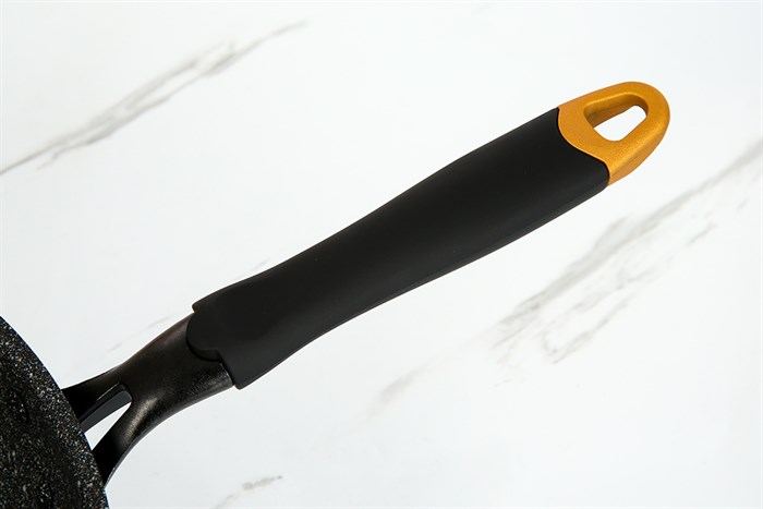 Chảo nhôm sâu chống dính vân đá đáy từ 28 cm Kangaroo KG662L Màu Đen