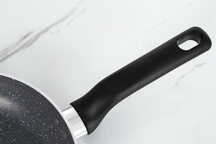 Chảo nhôm chống dính vân đá 24 cm Tefal Natura B2260495 Màu Đen