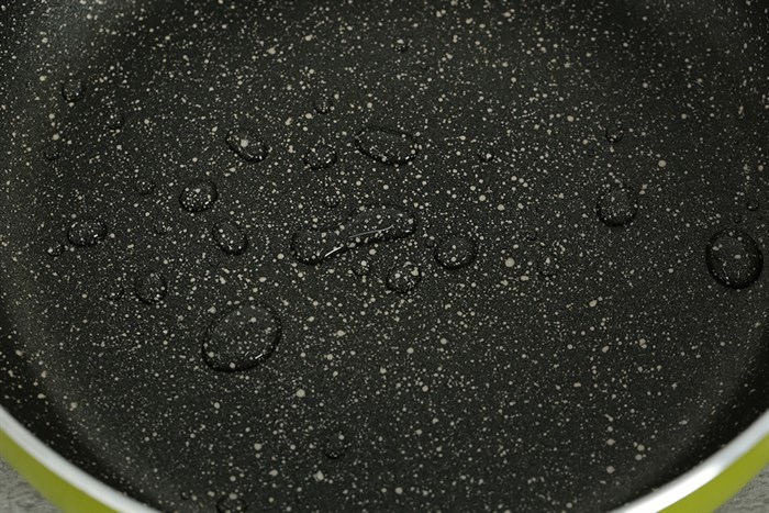 Chảo nhôm chống dính vân đá đáy từ 20 cm Sunhouse SH1120MG Màu Xanh lá