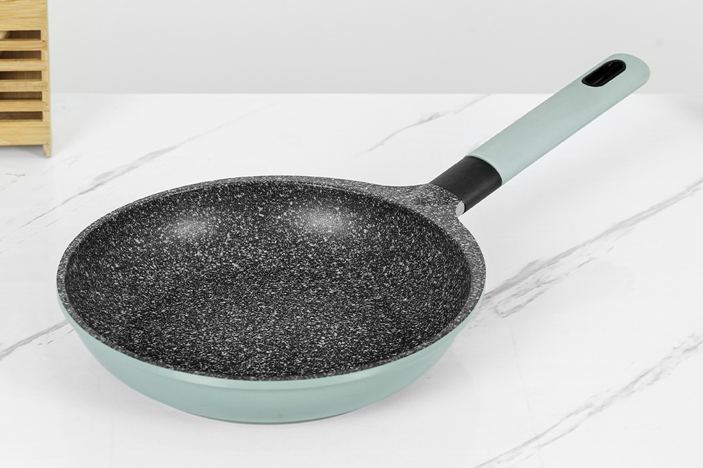 Chảo nhôm chống dính vân đá đáy từ 24 cm Carez FPC581DI24SN Màu Xanh ngọc