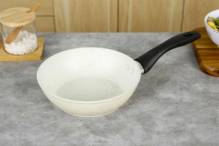 Chảo nhôm sâu chống dính vân đá đáy từ 20 cm Green Cook GCP226-20IH Màu Kem