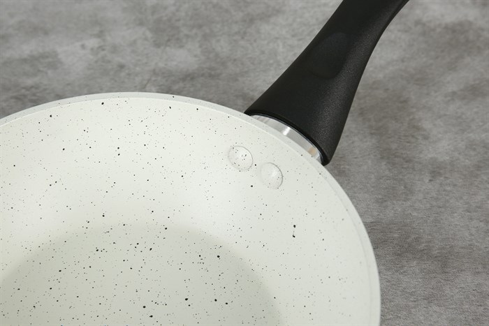 Chảo nhôm sâu chống dính vân đá đáy từ 20 cm Green Cook GCP226-20IH Màu Kem