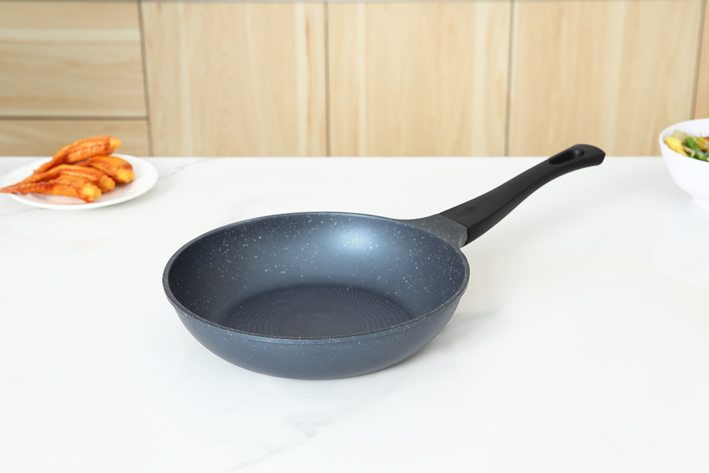 Chảo nhôm sâu chống dính vân đá đáy từ 24 cm Supor DuraRock H23102-J24 Màu Xanh