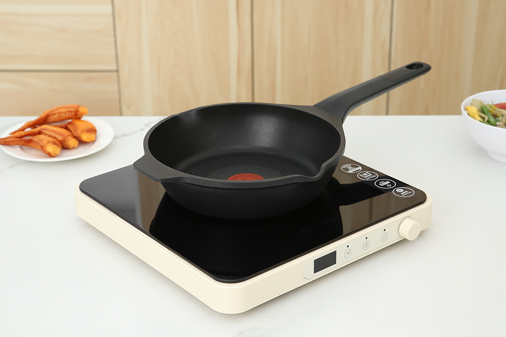 Chảo nhôm sâu chống dính đáy từ 22 cm Tefal Robusto E2490344 Màu Đen
