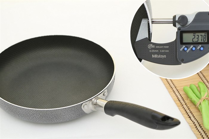 Chảo nhôm chống dính 24 cm Happycook NSF24CRL Màu Xám