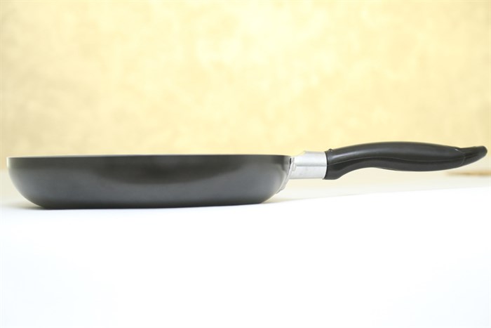 Chảo nhôm chống dính 24 cm Sunhouse HappyTime Màu Đen