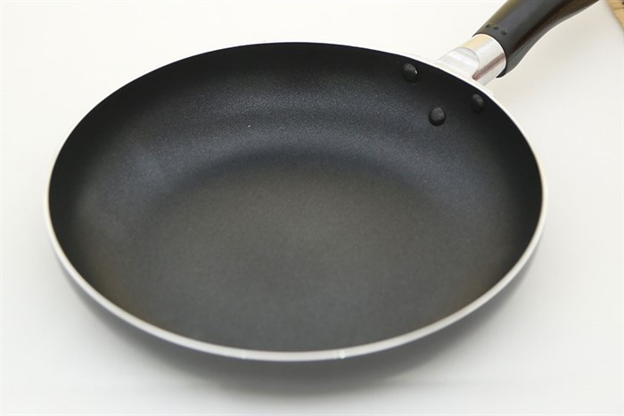 Chảo nhôm chống dính 24 cm Sunhouse HappyTime Màu Đen