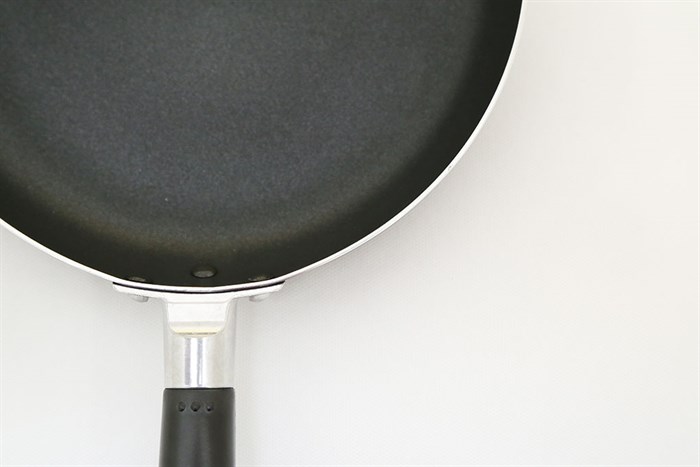 Chảo nhôm chống dính 24 cm Sunhouse HappyTime Màu Đen