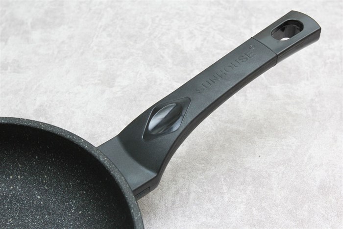 Chảo nhôm chống dính đá hoa cương 26 cm Sunhouse SBD26 Màu Đen