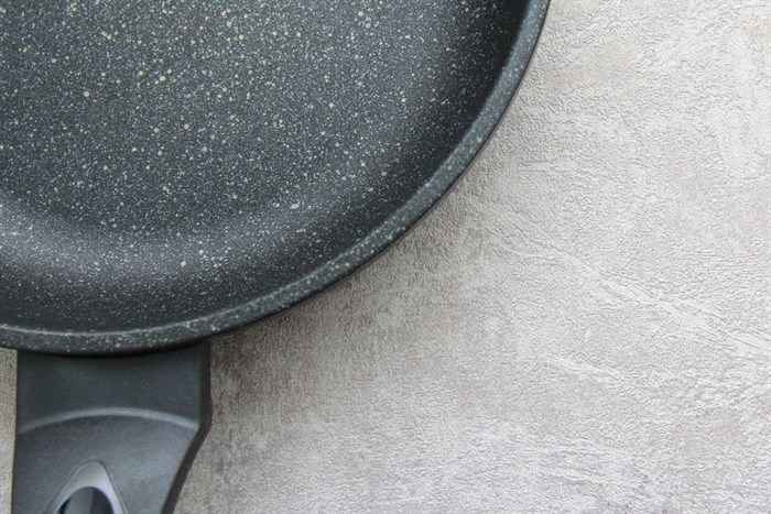 Chảo nhôm chống dính đá hoa cương 26 cm Sunhouse SBD26 Màu Đen