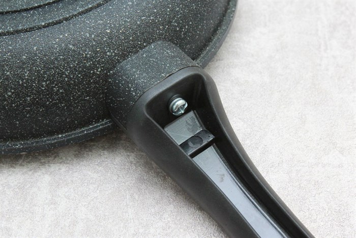 Chảo nhôm chống dính đá hoa cương 26 cm Sunhouse SBD26 Màu Đen