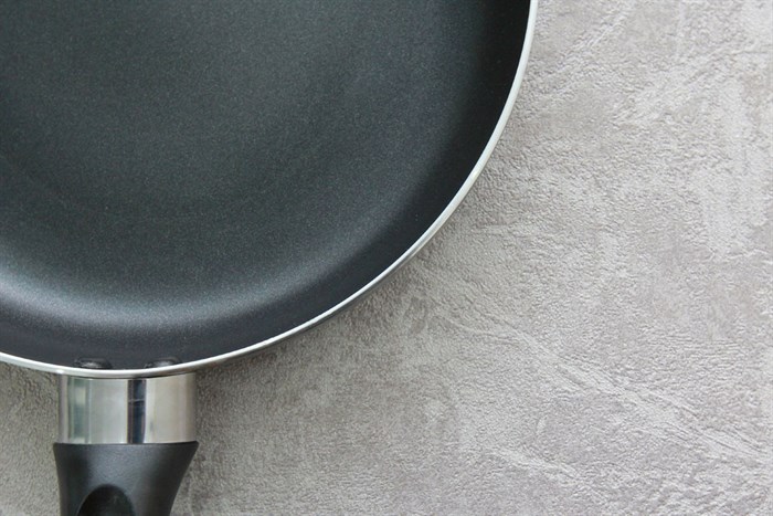 Chảo nhôm chống dính đáy từ 22 cm Sunhouse SHM22 Màu Đen