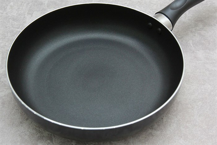 Chảo nhôm chống dính đáy từ 24 cm Sunhouse SHM24 Màu Đen