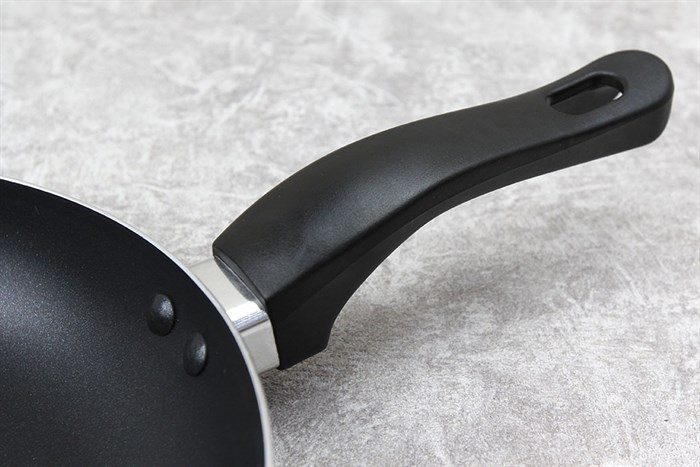 Chảo nhôm chống dính 24 cm Kangaroo KG651 Màu Đen