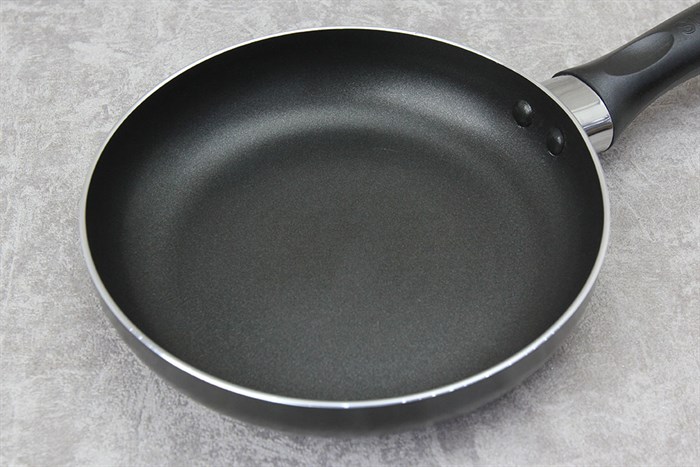 Chảo nhôm chống dính đáy từ 18 cm Sunhouse SHM18 Màu Đen