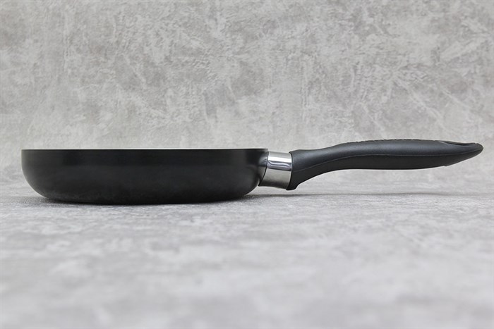 Chảo nhôm chống dính đáy từ 18 cm Sunhouse SHM18 Màu Đen
