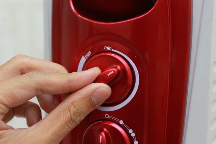 Quạt sưởi dầu Sunhouse SHD7081 Màu Trắng - Đỏ