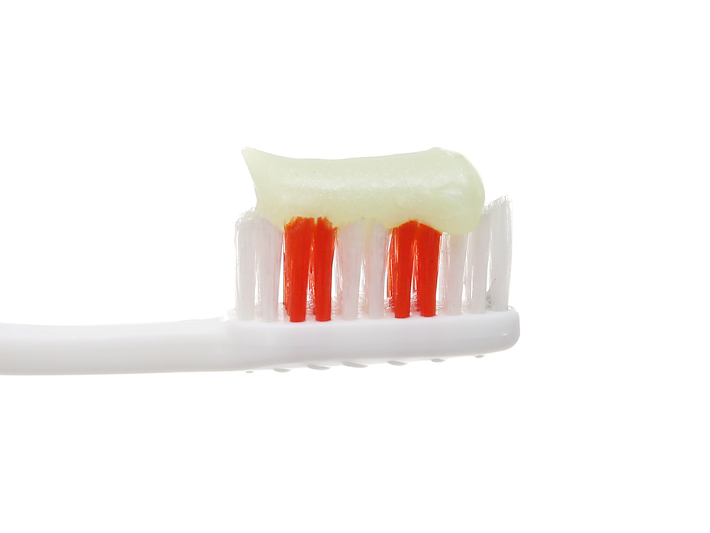 https://cdn.tgdd.vn/Products/Images/2446/145280/bhx/kdr-colgate-natural-lemon-180g-4-org.jpg