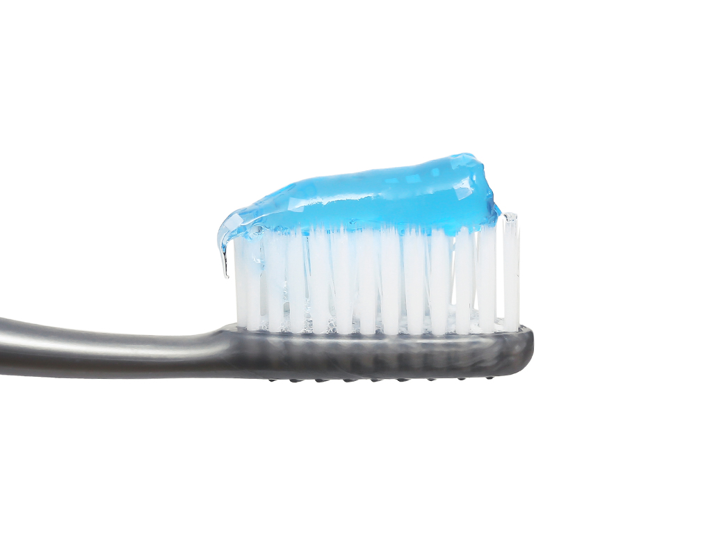 https://cdn.tgdd.vn/Products/Images/2446/161261/bhx/kem-danh-rang-colgate-maxfresh-huong-bac-ha-230g-201910160733195323.jpg
