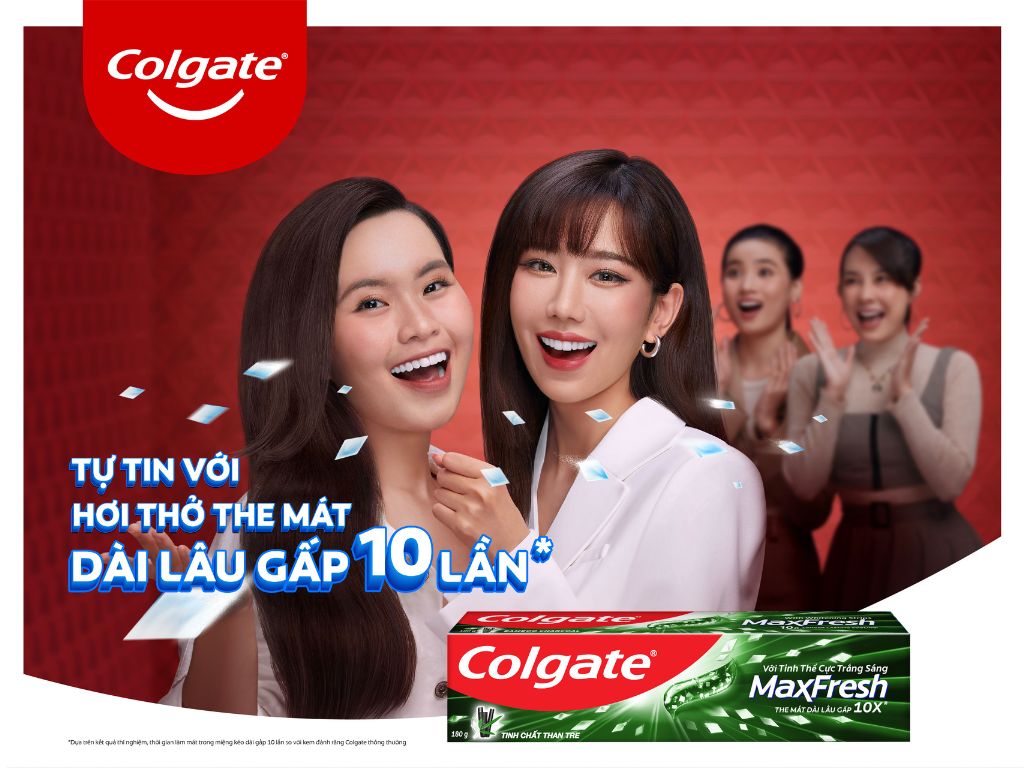 Kem đánh răng Colgate MaxFresh tinh chất than tre 200g 1