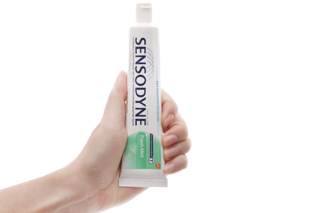 Kem đánh răng Sensodyne Fresh Mint giảm ê buốt tuýp 100g - 24