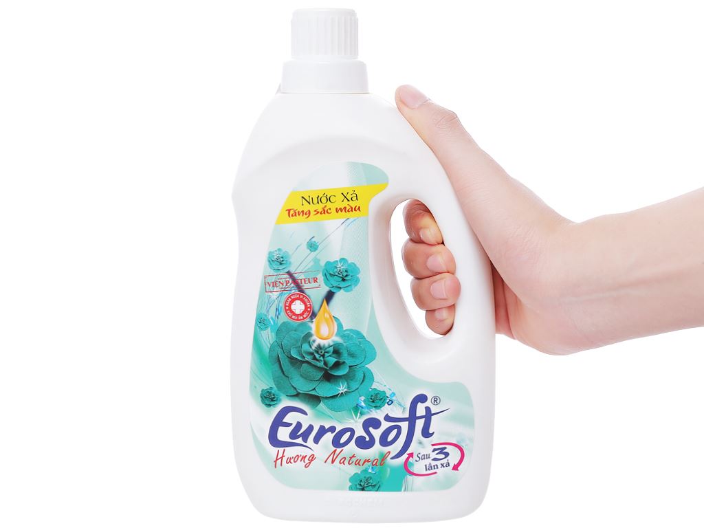 Nước xả vải Eurosoft tăng sắc màu hương thiên nhiên chai 1 lít 5