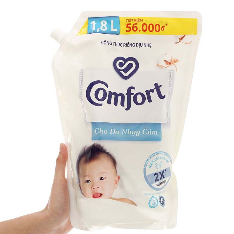 Nước xả quần áo cho bé Comfort cho da nhạy cảm hương phấn dịu nhẹ túi 2.6 lít 12