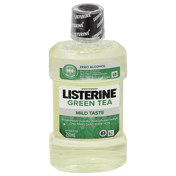 Nước súc miệng Listerine Natural Green Tea không cay ngừa mảng bám chai 250ml