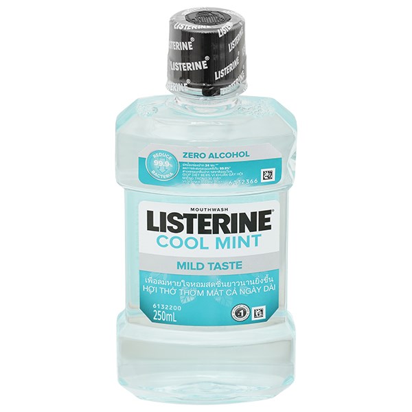 Nước súc miệng Listerine Cool Mint không cay ngừa mảng bám chai 250ml