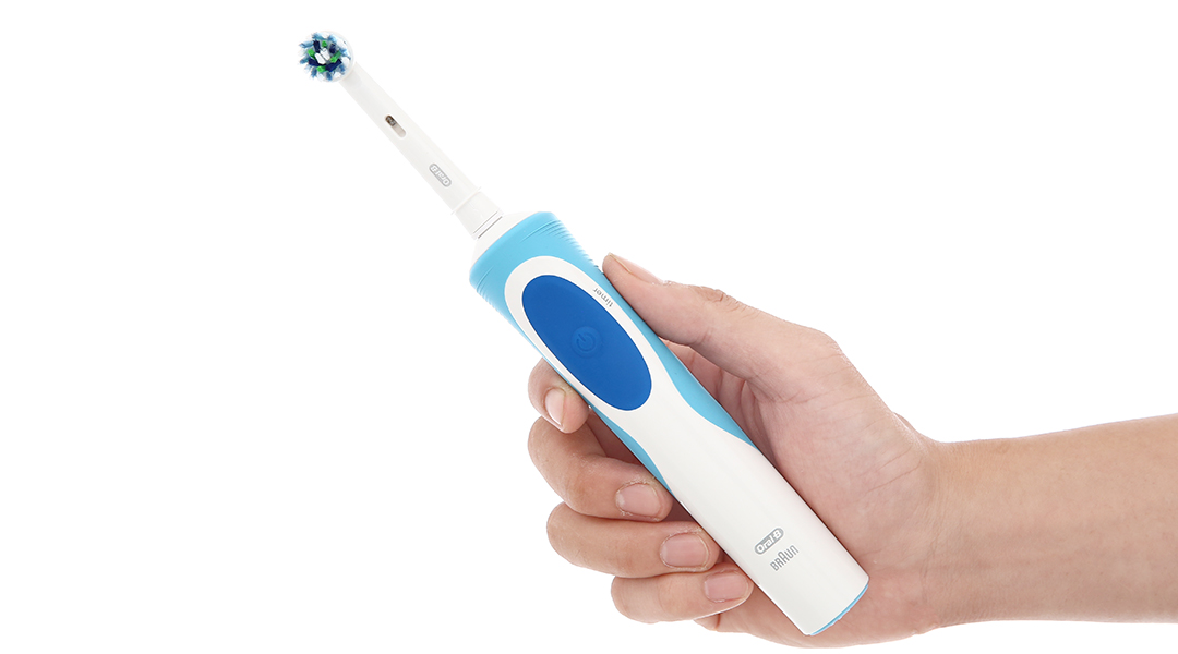 Bàn chải điện Oral-B Vitality CrossAction Blue D12.513 - 11