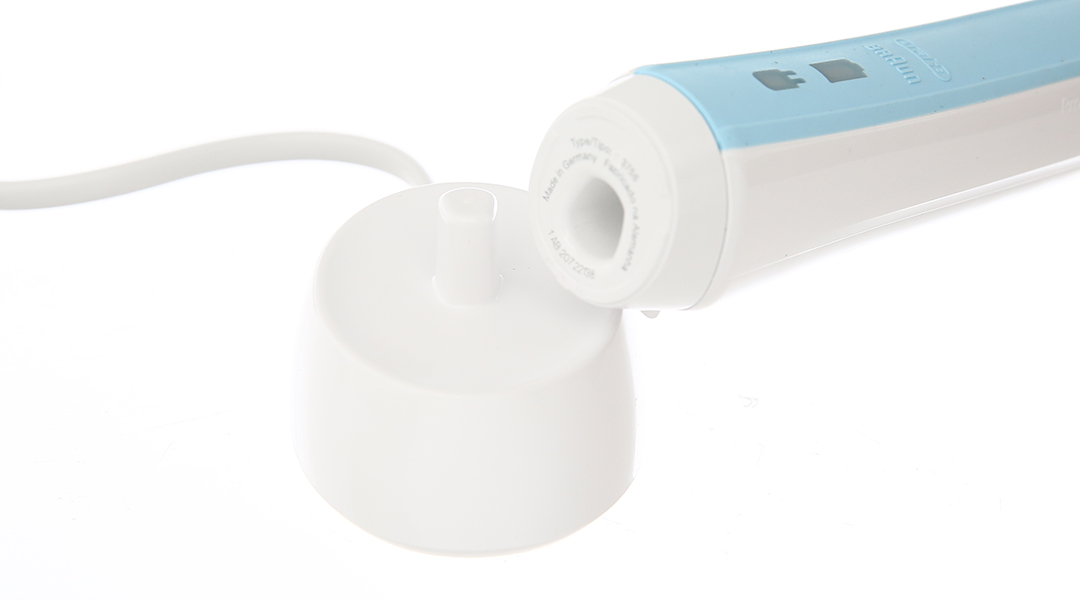Bàn chải điện Oral-B Pro 500 CrossAction D16.513 - 12