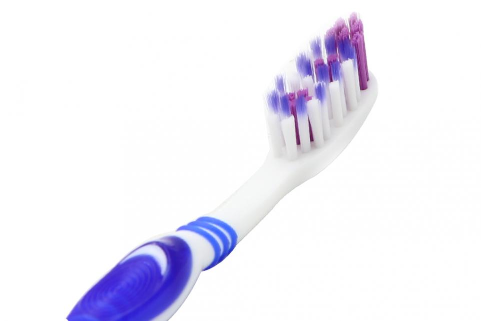 Bàn chải đánh răng Oral-B Micro siêu mềm