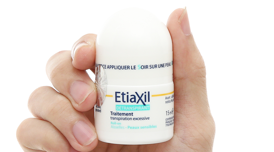 Lăn khử mùi Etiaxil giúp khử mùi hôi dưới cánh tay cho da nhạy cảm