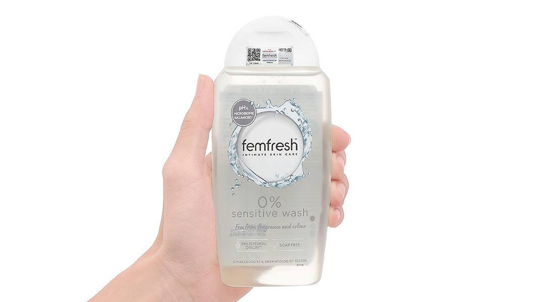 Dung dịch vệ sinh phụ nữ Femfresh 0% Sensitive Wash cho da nhạy cảm