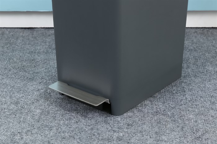 Thùng rác nhựa 10 lít Fitis PPS1-904 Màu Đen - Xanh lá