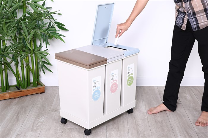 Thùng rác nhựa 60 lít 3 ngăn Hiro Inochi HIN.RAPL.003N Màu Xám nhạt