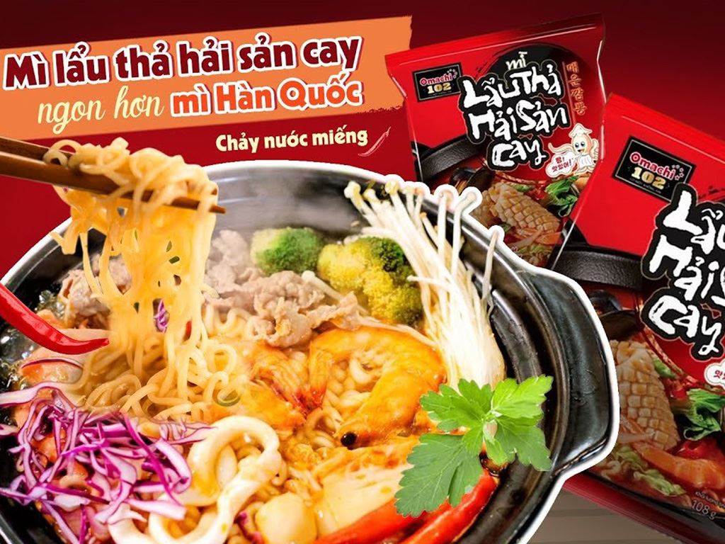 What are the ingredients used in making mì lẩu thái hải sản cay omachi?