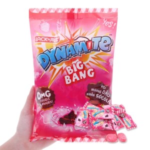 Kẹo Dynamite dâu nhân socola gói 330g
