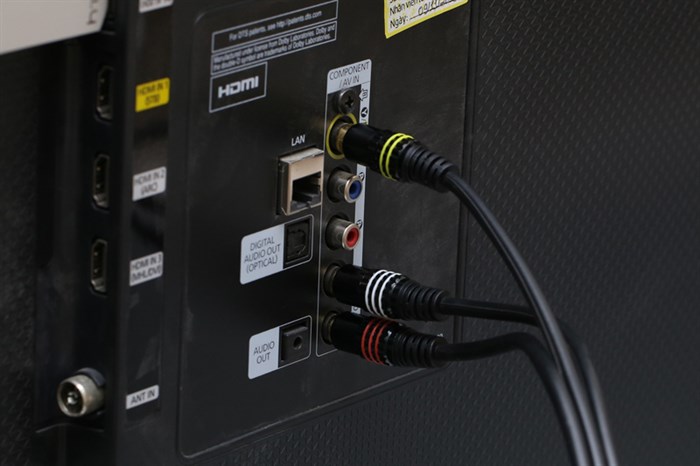 Cáp AV 1.8m Vcom CV-513 Màu Đen