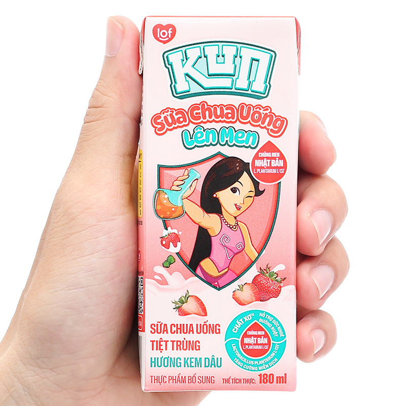 Lốc 4 hộp sữa chua uống tiệt trùng LiF Kun vị kem dâu 180 ml (từ 2 tuổi) 28
