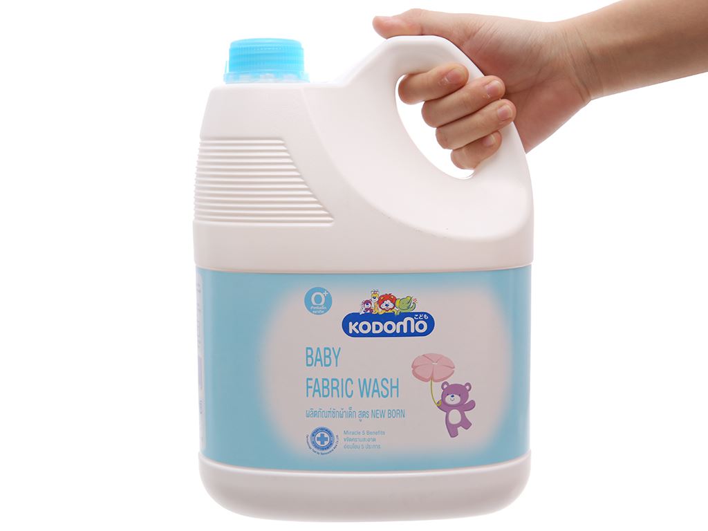 Nước giặt tẩy cho bé Kodomo xanh dịu nhẹ can 3 lít 4