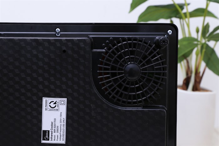 Bếp hồng ngoại Midea MIR-B2017DD Màu Đen
