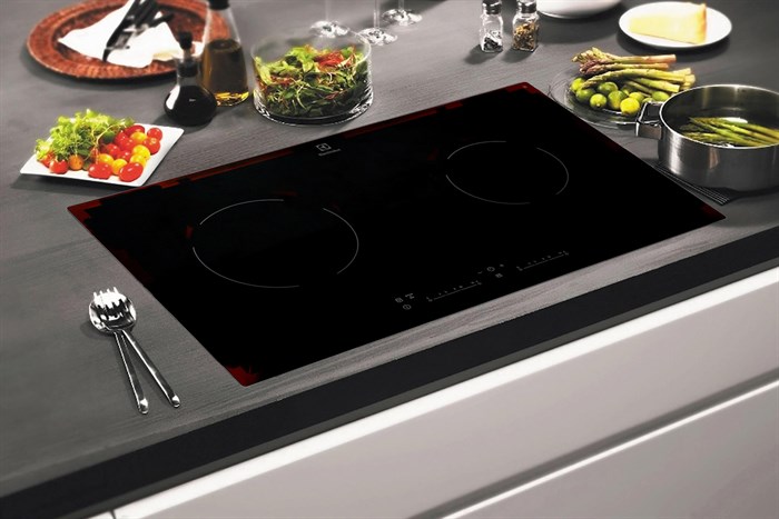 Bếp hồng ngoại Electrolux EHC7240BA Màu Đen