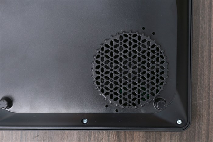 Bếp hồng ngoại Midea MIR-T2018DD Màu Đen