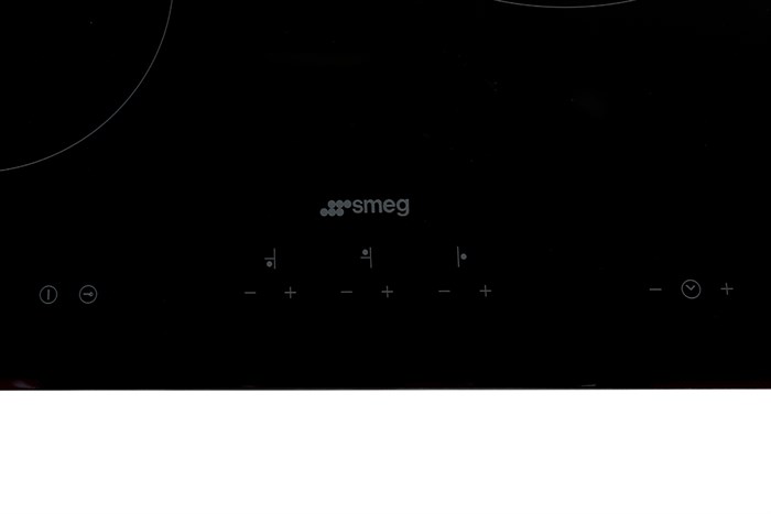 Bếp hồng ngoại 3 vùng nấu lắp âm Smeg SE363ETB (536.64.101) Màu Đen