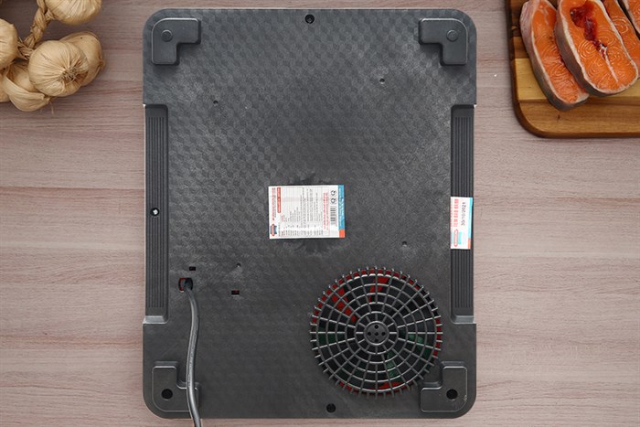 Bếp hồng ngoại đơn Sunhouse SHD 6015(EMC) 2000W Màu Đen