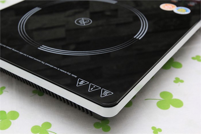 Bếp hồng ngoại Comet CM5536 Màu Đen